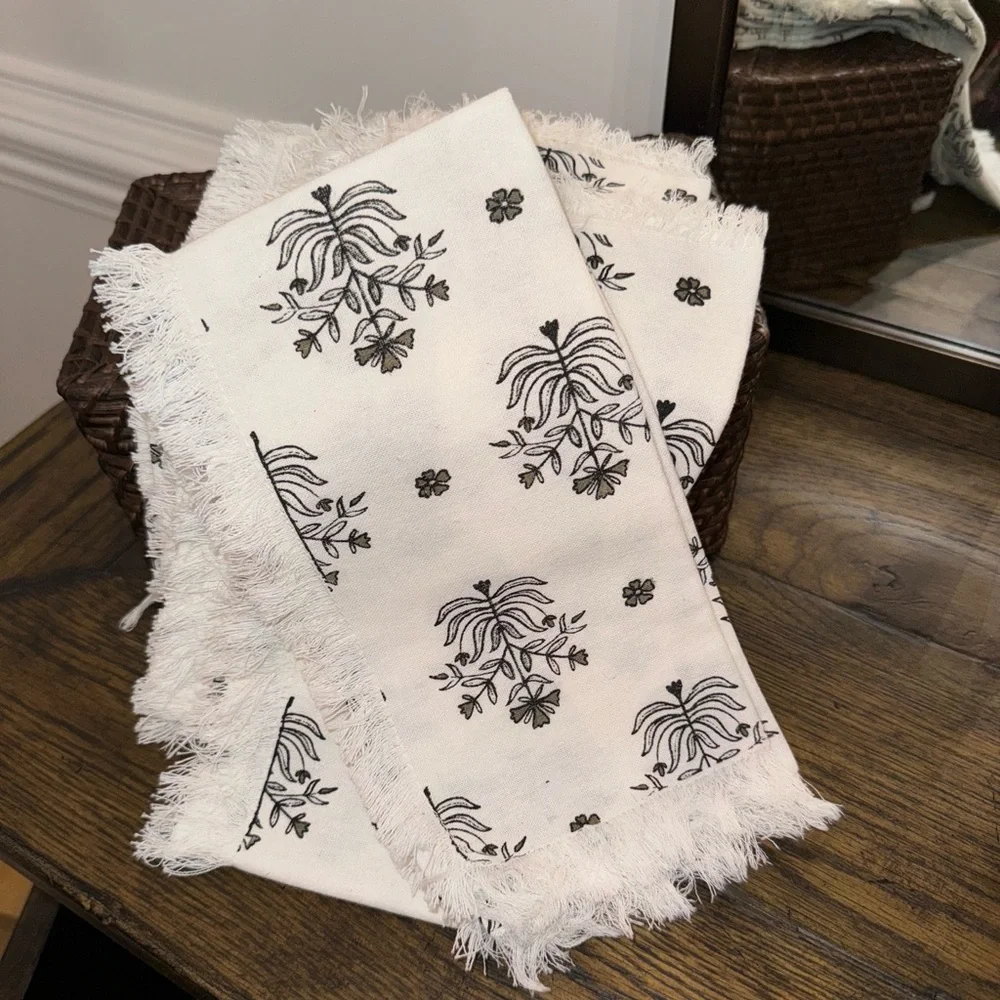 Set of 8 (Studio McGEE Style) Turk Treasures Printed Cloth Napkin NEW